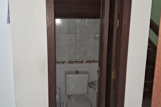 Banheiro de casa à venda com 3 quartos, 125m² em Rubem Berta, Porto Alegre