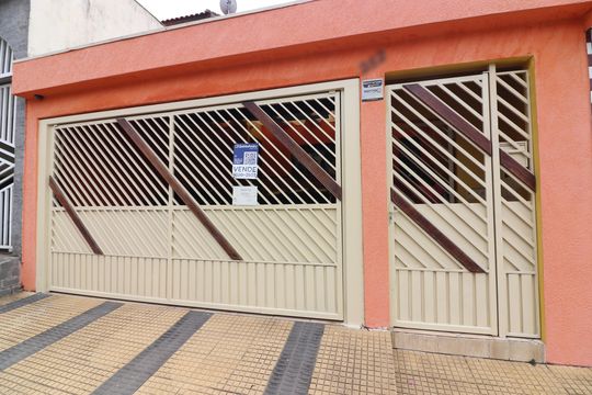 Fachada de casa à venda com 3 quartos, 160m² em Vila Sao Silverio, São Bernardo do Campo
