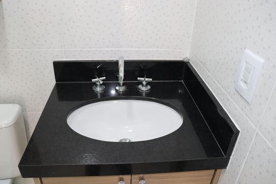 Banheiro de kitnet/studio para alugar com 1 quarto, 33m² em Consolação, São Paulo