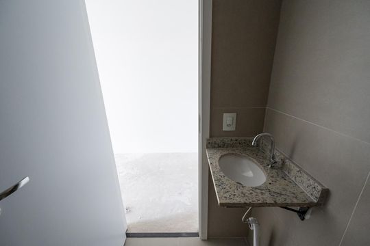 Banheiro Social de kitnet/studio à venda com 1 quarto, 26m² em Vila da Saúde, São Paulo