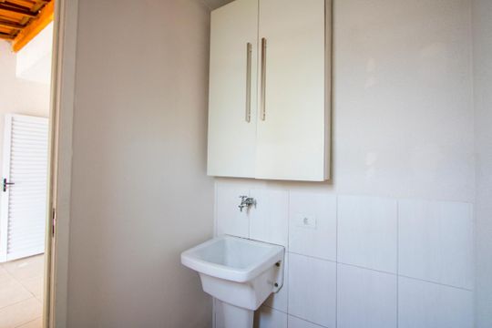 Área de serviço de apartamento para alugar com 2 quartos, 90m² em Vila Humaita, Santo André