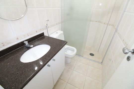 Banheiro de apartamento para alugar com 3 quartos, 107m² em Parque Residencial Aquarius, São José dos Campos
