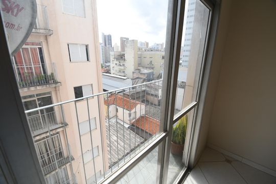 Sala - Vista de apartamento à venda com 1 quarto, 41m² em Centro, Campinas