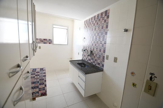 Cozinha de apartamento à venda com 1 quarto, 41m² em Centro, Campinas