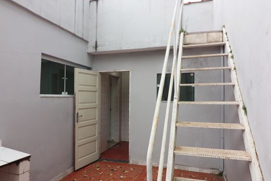 Quintal  de casa para alugar com 3 quartos, 150m² em Vila Caminho do Mar, São Bernardo do Campo