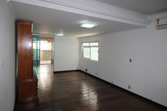 Casa para alugar com 3 quartos, 360m² em Jardim Franca, São Paulo