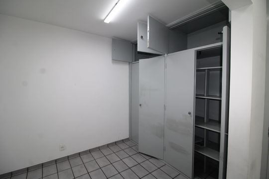 Área de Serviço - Quarto 1 de casa para alugar com 3 quartos, 360m² em Jardim Franca, São Paulo