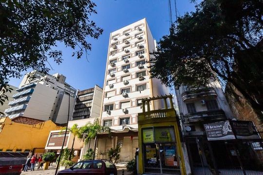 Fachada  de apartamento à venda com 1 quarto, 30m² em Centro Histórico, Porto Alegre