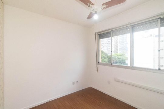 Quarto  de apartamento à venda com 1 quarto, 30m² em Centro Histórico, Porto Alegre