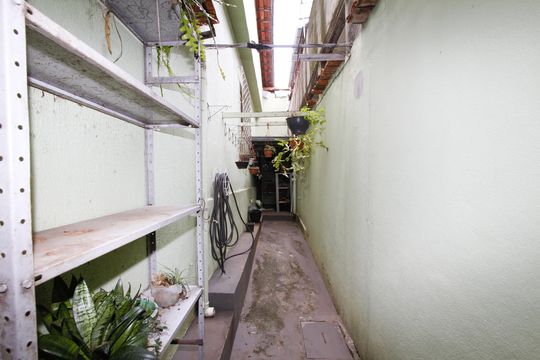 Corredor de casa à venda com 4 quartos, 150m² em João Paulo Ii, Belo Horizonte