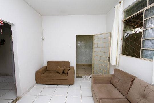 Sala de casa à venda com 4 quartos, 150m² em João Paulo Ii, Belo Horizonte