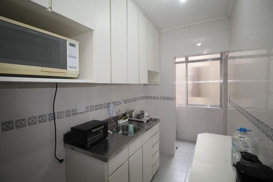 Cozinha de apartamento à venda com 2 quartos, 60m² em Higienópolis, Porto Alegre
