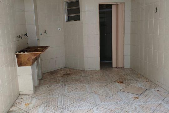 Área de serviço de casa à venda com 2 quartos, 103m² em Vila Carmosina, São Paulo
