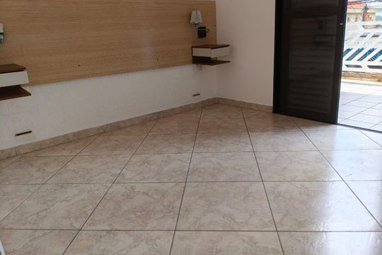 Quarto de casa à venda com 2 quartos, 103m² em Vila Carmosina, São Paulo