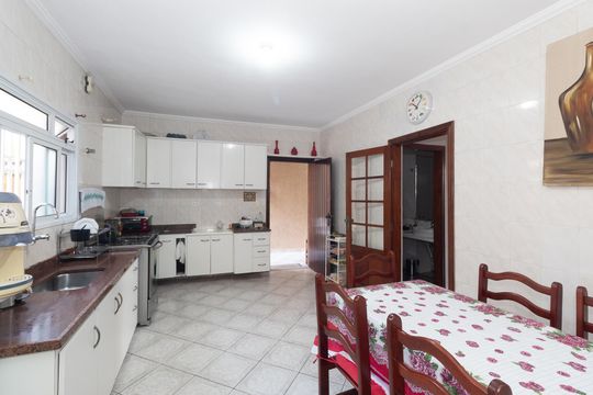 Cozinha  de casa à venda com 4 quartos, 180m² em Jardim Japao, São Paulo