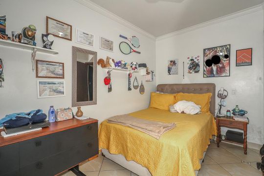 Quarto 2 de casa à venda com 3 quartos, 226m² em Sarandi, Porto Alegre