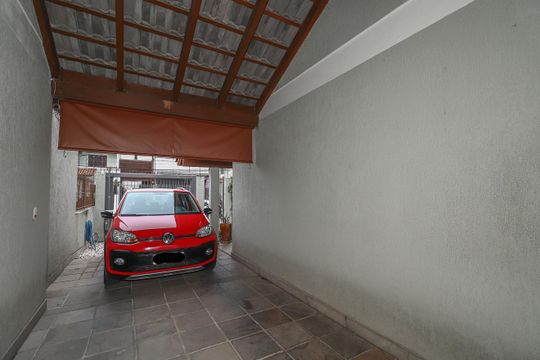 Garagem de casa à venda com 3 quartos, 226m² em Sarandi, Porto Alegre