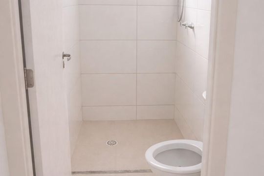 Banheiro de apartamento à venda com 2 quartos, 37m² em Bonsucesso, Rio de Janeiro