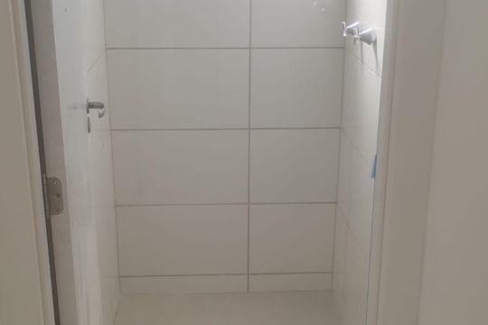 Banheiro de apartamento à venda com 2 quartos, 37m² em Bonsucesso, Rio de Janeiro