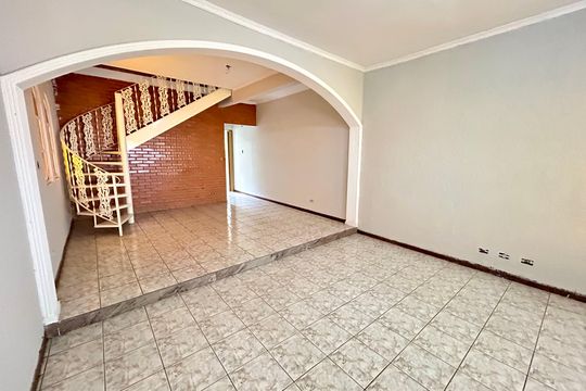 Sala de casa à venda com 3 quartos, 300m² em Jardim Vila Galvao, Guarulhos
