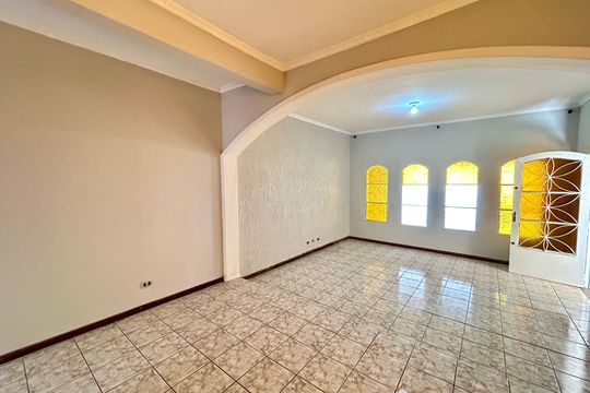 Sala de casa à venda com 3 quartos, 300m² em Jardim Vila Galvao, Guarulhos