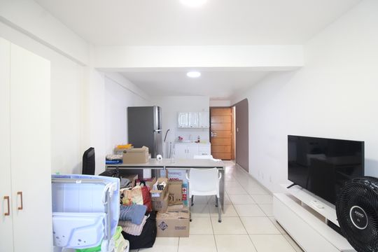 Sala de kitnet/studio à venda com 1 quarto, 28m² em Freguesia (jacarepaguá), Rio de Janeiro