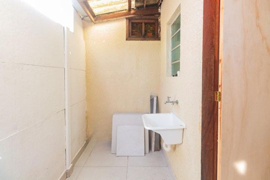 Área de Serviço  de casa de condomínio à venda com 2 quartos, 98m² em Morro Santana, Porto Alegre