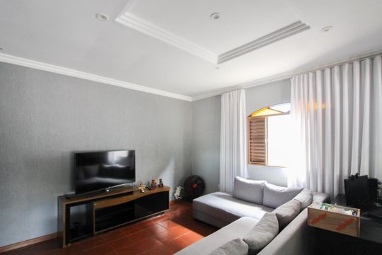 Sala de casa à venda com 4 quartos, 360m² em São Benedito, Belo Horizonte