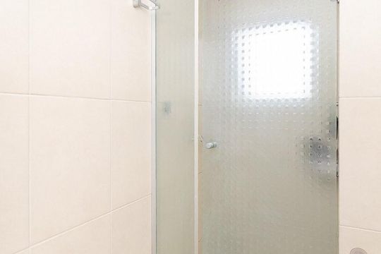 Banheiro  de apartamento para alugar com 3 quartos, 77m² em Cristal, Porto Alegre