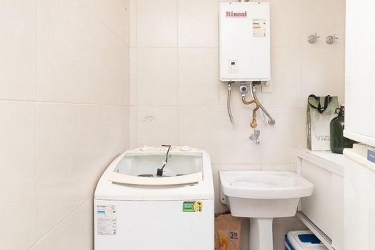Área de Serviço  de apartamento para alugar com 3 quartos, 77m² em Cristal, Porto Alegre
