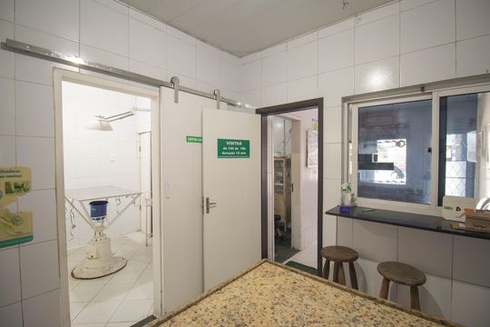 Copa de casa para alugar com 4 quartos, 180m² em Mutondo, São Gonçalo
