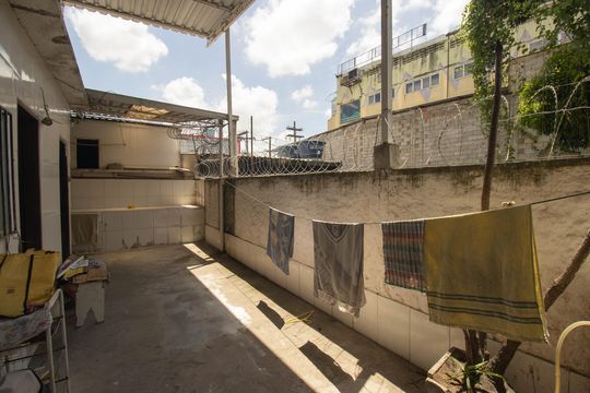Quintal de casa para alugar com 4 quartos, 180m² em Mutondo, São Gonçalo