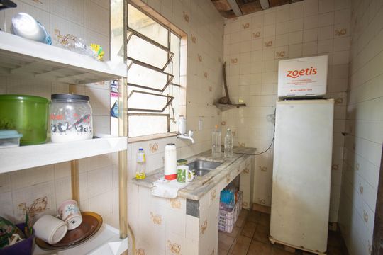 Cozinha de casa para alugar com 4 quartos, 180m² em Mutondo, São Gonçalo