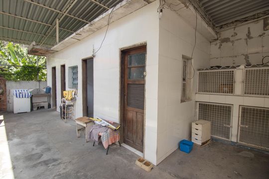 Quintal de casa para alugar com 4 quartos, 180m² em Mutondo, São Gonçalo