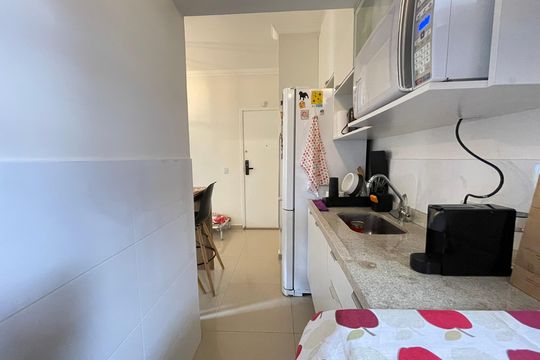 Cozinha de apartamento para alugar com 1 quarto, 38m² em Jardim Trussardi, São Paulo
