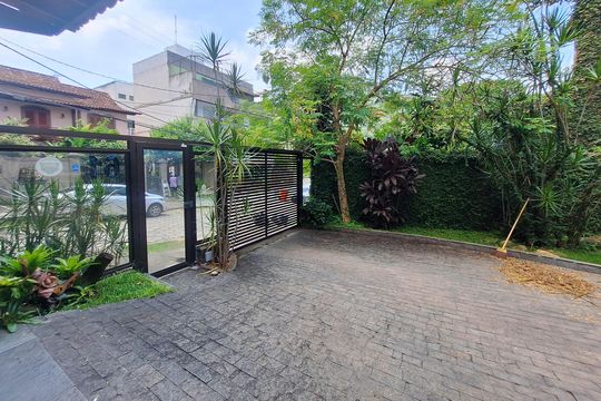 Quintal de casa à venda com 4 quartos, 420m² em São Francisco, Niterói