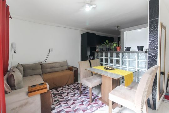 Sala de apartamento para alugar com 2 quartos, 49m² em Cidade Tiradentes, São Paulo