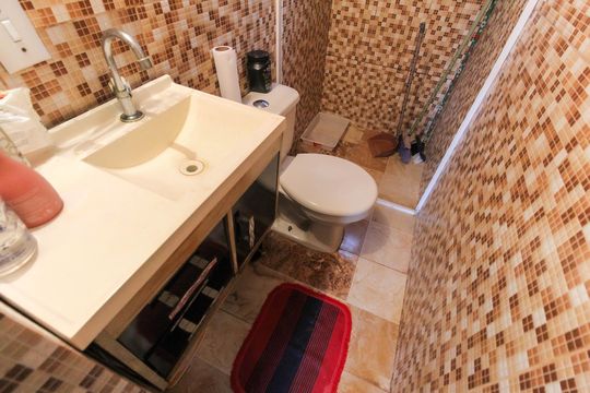 Banheiro de apartamento para alugar com 2 quartos, 49m² em Cidade Tiradentes, São Paulo