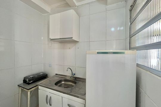 Cozinha de kitnet/studio para alugar com 1 quarto, 27m² em Cidade Universitária, Campinas