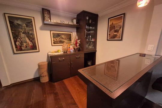 Casa à venda com 4 quartos, 199m² em Campo Belo, São Paulo
