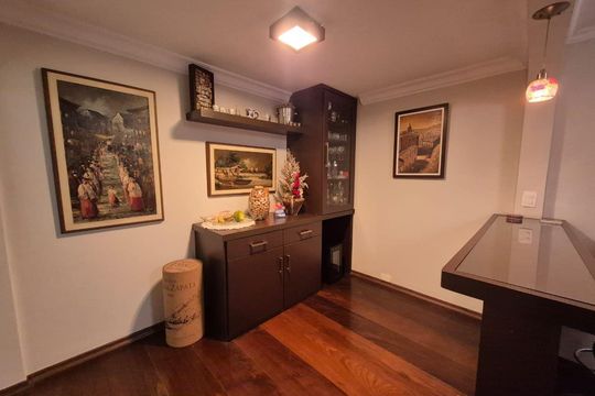 Casa à venda com 4 quartos, 199m² em Campo Belo, São Paulo