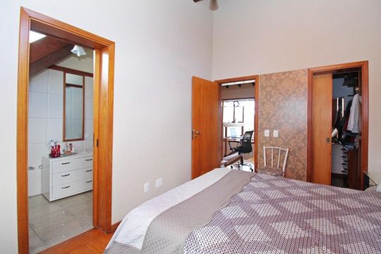 Quarto 1 de casa à venda com 3 quartos, 160m² em Guarujá, Porto Alegre