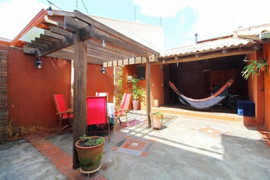 Área externa de casa à venda com 3 quartos, 160m² em Guarujá, Porto Alegre