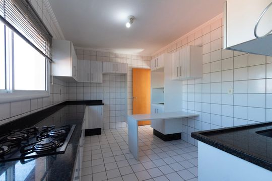Cozinha de apartamento para alugar com 2 quartos, 70m² em Cidade Jardim, Sorocaba