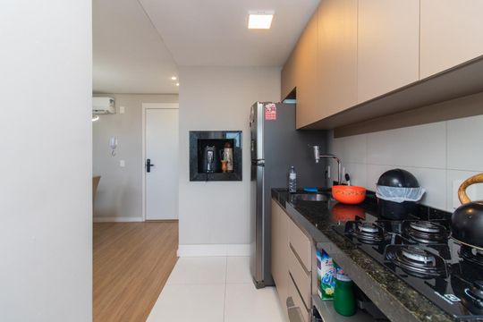 Cozinha de apartamento à venda com 2 quartos, 58m² em Azenha, Porto Alegre