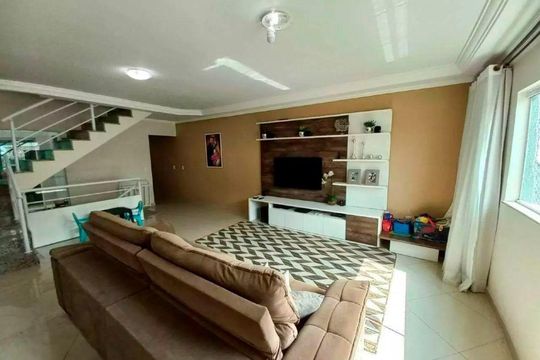 Casa à venda com 3 quartos, 190m² em Vila Linda, Santo André