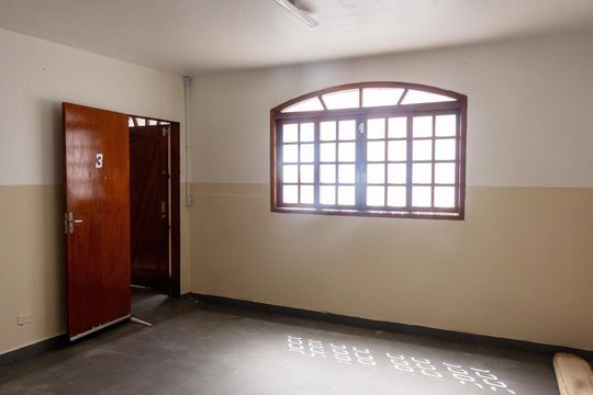 Sala 2 de casa para alugar com 8 quartos, 1000m² em Jardim Shangrilá (zona Sul), São Paulo