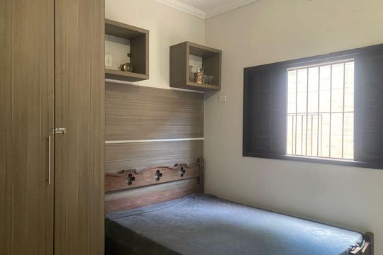 Quarto de casa para alugar com 5 quartos, 360m² em Jardim Mar e Ceu, Guarujá