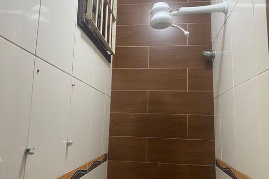 Banheiro de casa para alugar com 5 quartos, 360m² em Jardim Mar e Ceu, Guarujá