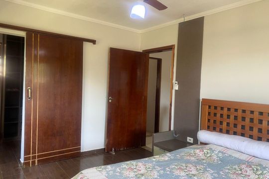 Quarto de casa para alugar com 5 quartos, 360m² em Jardim Mar e Ceu, Guarujá